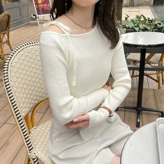 One-shoulder ribbon knit T-shirt