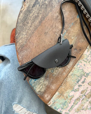 Glasses holder