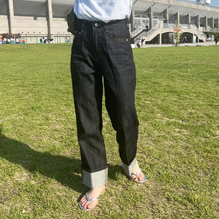 Rolled-up denim pants