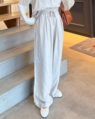Simple wide banded slacks