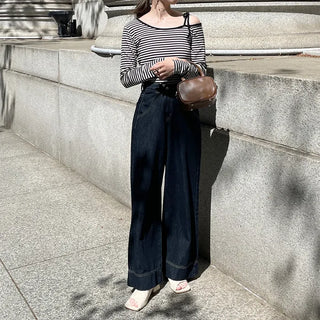 Asymmetrical Shoulder Crop Border T-Shirt