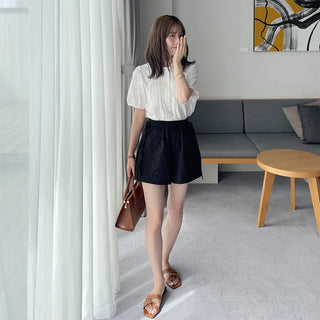 Flower embossed shorts
