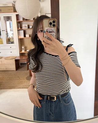 One-shoulder striped short-sleeved T-shirt