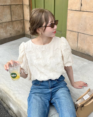 Embossed puff blouse