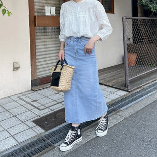Back-slit denim long skirt