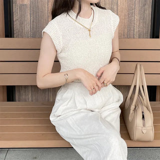 Sleeveless mock neck knit
