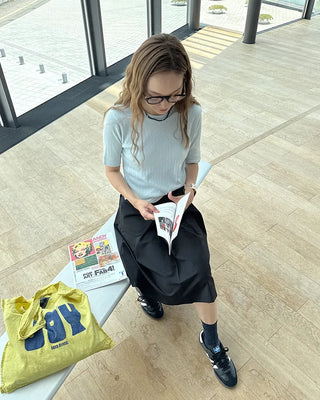 Simple eyelet short-sleeved T-shirt