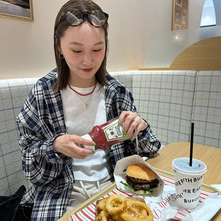Heart-punched short-sleeved T-shirt