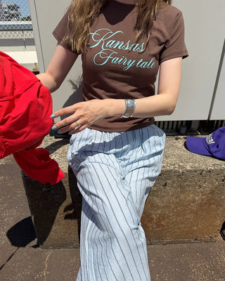 Lettering semi-cropped short-sleeve T-shirt