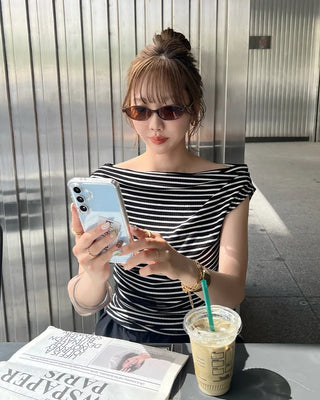 Striped off-shoulder short-sleeved T-shirt