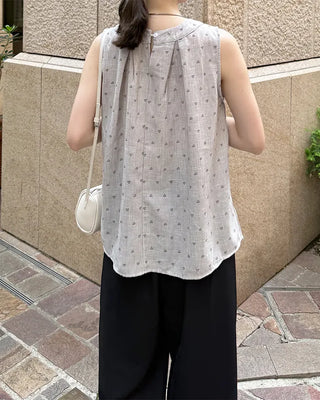 Heart pattern sleeveless blouse