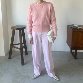 Simple and colorful knitwear