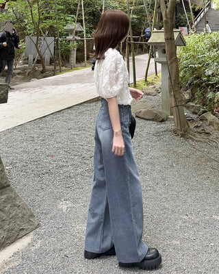 Seersucker frill short-sleeved blouse