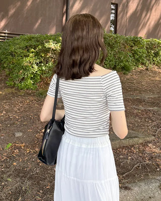 Striped short-sleeved off-shoulder T-shirt