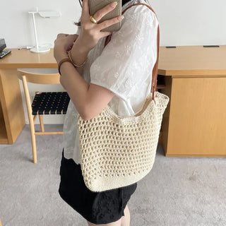 Knitted shoulder bag