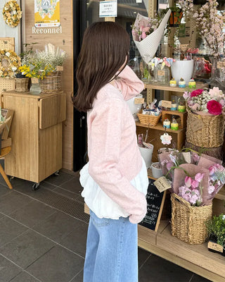 Simple cropped V-neck cardigan