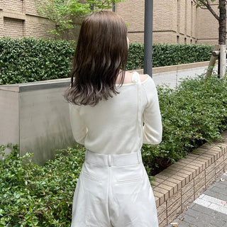 One-shoulder ribbon knit T-shirt