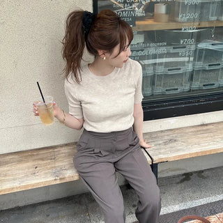 Ribbed round neck knit