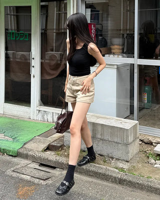 Basic sleeveless top with cap