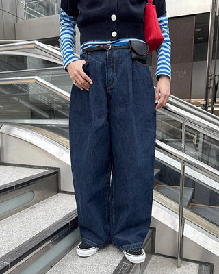 Wide-fit pintuck denim pants