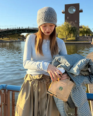 Simple long-sleeved T-shirt with half buttons