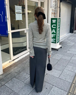 Simple half-open collar knit