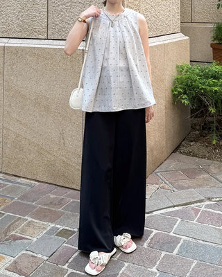 Heart pattern sleeveless blouse