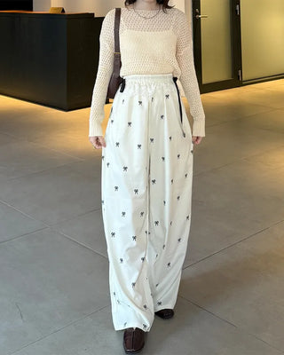 Loose-fitting perforated knit