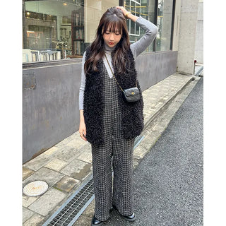 Ribbed turtleneck knit