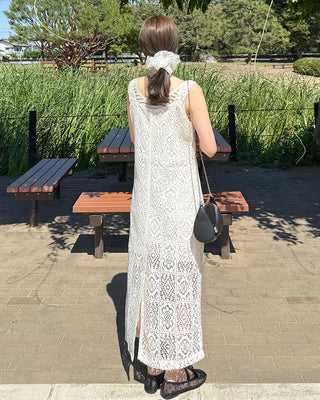 Border pattern round neck sleeveless