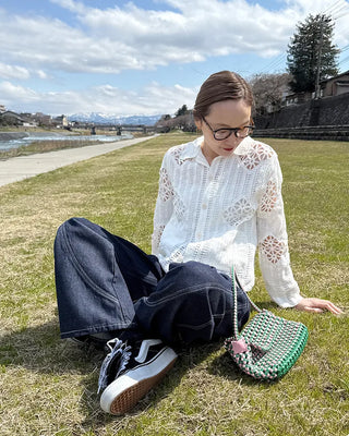 Lace-point color cardigan