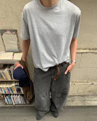 Pigmented side pockets, stitched details, wide cotton pants