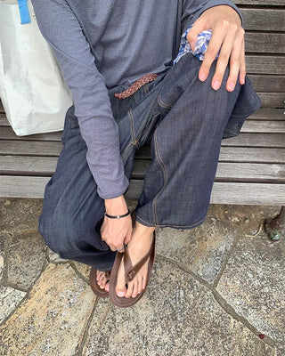 Leather strap thong sandals