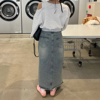One-off shoulder cropped sweatshirt
