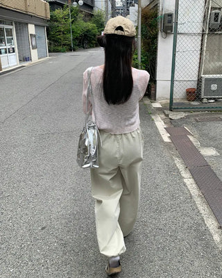 Cargo pants with elastic waistband and drawstring