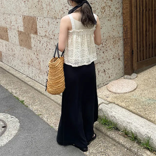 Ribbon-point rattan handbag