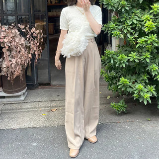 Soft half-sleeve knit