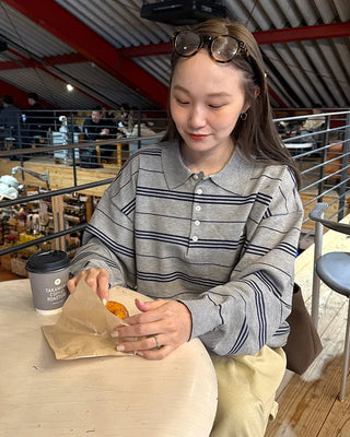 Loose-fitting color-border knit