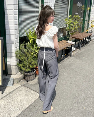 Shoulder puff shirring blouse