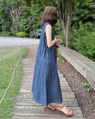 Square strap sandals
