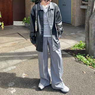 Wide-fit slacks with two pleats