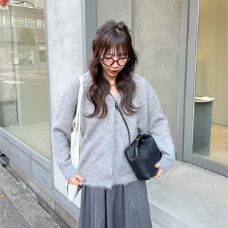 Loose-fit V-neck knit cardigan