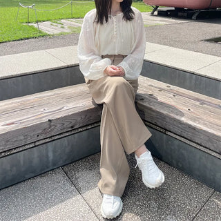 Button-point blouse