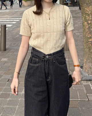 Round neck cable knit short sleeve knit