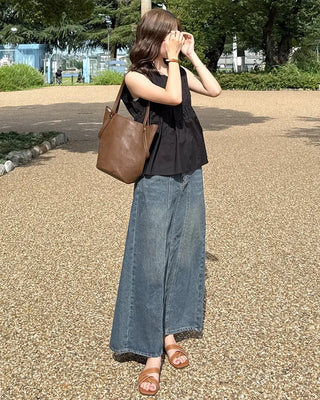 Slit-line long denim skirt