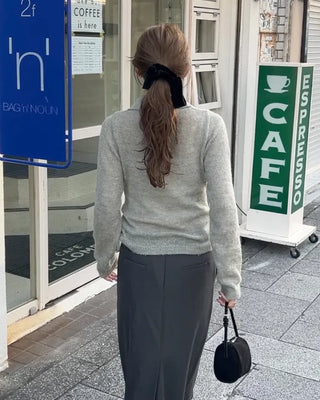 Simple half-open collar knit