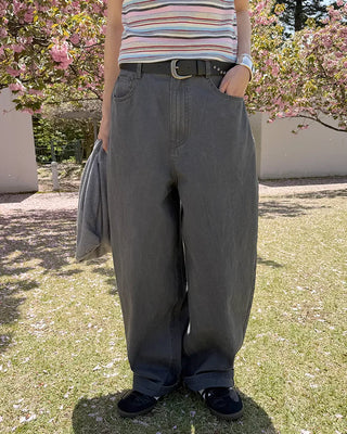 Flap pocket curved fit cotton pants