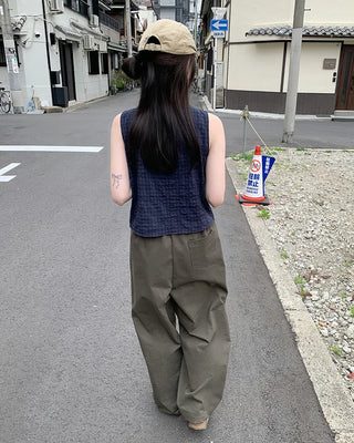 Checked ribbon gathered sleeveless blouse
