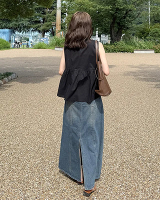 Slit-line long denim skirt