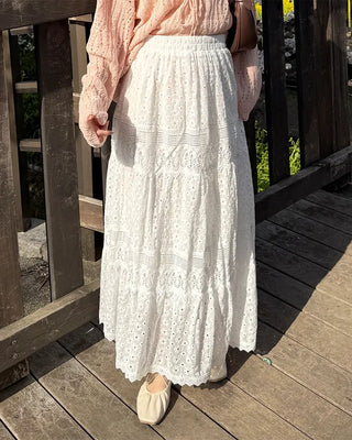 Lace punched long skirt